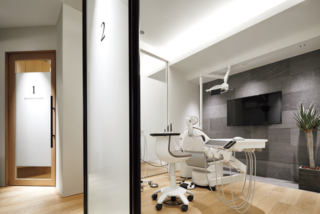 【LINO DENTAL OFFICE】 東京都港区南青山1-26-4 六本木ダイヤビル 2F ☎️03-5843-0113 「GBTクリーニング」 ￥14,300（初診料￥3,300）