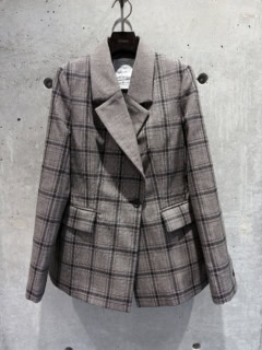 チェックジャケット￥121,000（カオス）