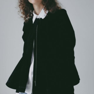 仕事でもママ行事でも「それどこの？」と聞かれる【HER.】元ギャルの心をつかむ可愛げアウター3選