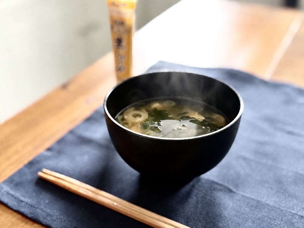 【40代の不調検証】秋バテ・冷えに対策に「生姜チューブ味噌汁」で、なんとなく疲れた体をリセット！