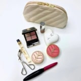 YSL メイクアップアーティストの【ポーチの中身】手軽&簡単にメイクをリセット! 見た目も美しい厳選コスメ7選