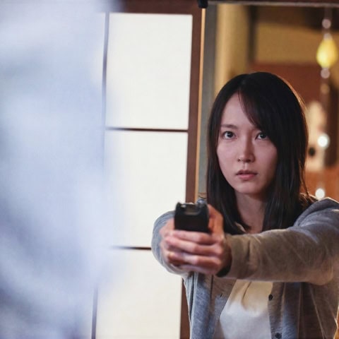 DVにリベンジ! モラル的にNGだけど爽快感も【吉岡里帆×奈緒】ダブル主演映画『シャドウワーク』