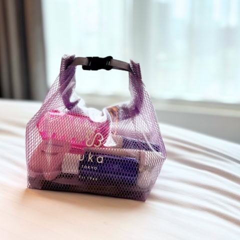 【1泊2日旅コスメ】荷物はこれだけ！ROSYスタッフの「ミニマム＆賢くまとめたポーチ」の中身を公開