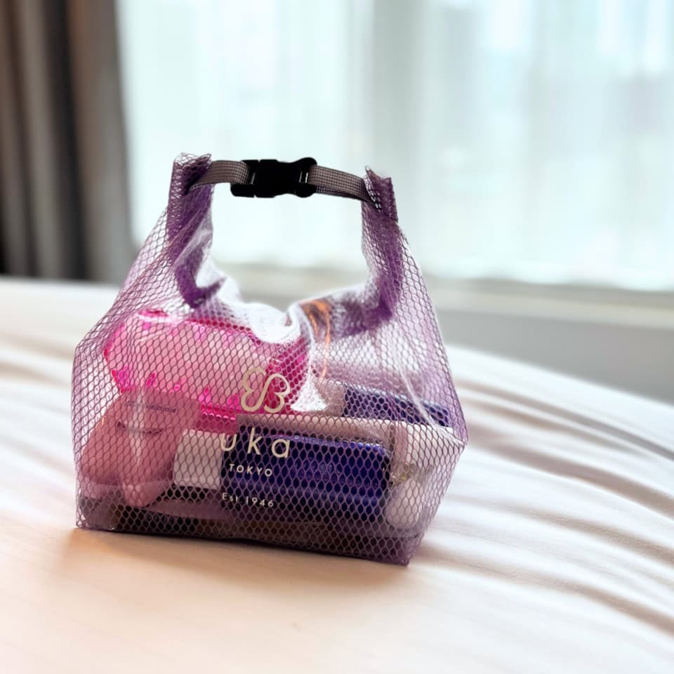 【1泊2日旅コスメ】荷物はこれだけ!ROSYスタッフの「ミニマム&賢くまとめたポーチ」の中身を公開
