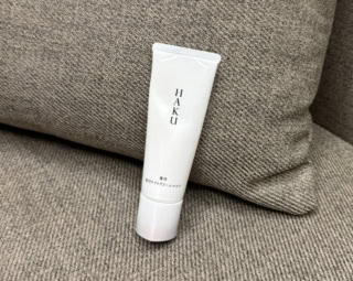 資生堂の美白有効成分「4MSK」を配合し、シミとくすみにアプローチし肌を全体的にトーンアップ。HAKU 薬用 美白ナイトクリームマスク<医薬部外品> 75g ¥9,350(資生堂)