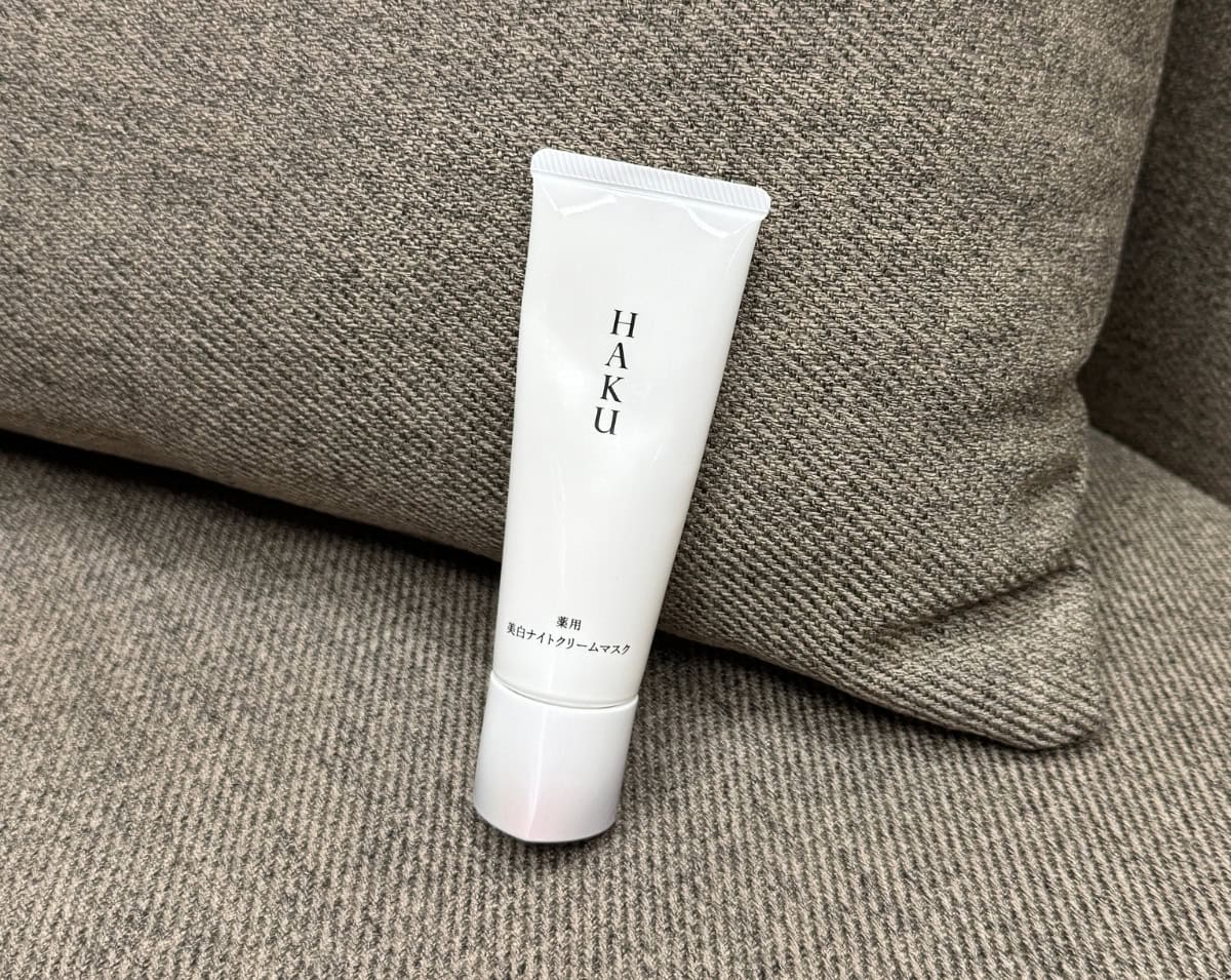 資生堂の美白有効成分「4MSK」を配合し、シミとくすみにアプローチし肌を全体的にトーンアップ。HAKU 薬用 美白ナイトクリームマスク<医薬部外品> 75g ¥9,350(資生堂)