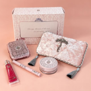 大人の儚げ顔を叶える豪華なセット内容はこちら♡ドロージープリンセス コレクション ¥9,350(ジルスチュアート)※【店頭】10月16日より予約、10月30日より発売【公式オンラインショップ】10月16日10時より予約開始、10月30日より発売(公式オンラインショップでは、事前抽選にご当選されたお客様のみご予約いただけます。)