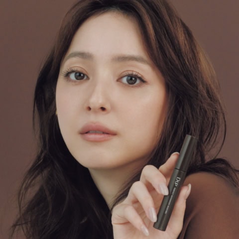 佐々木希さんの目元、やっぱり素敵!D-UPのマスカラでなりたい印象も思いのままに。