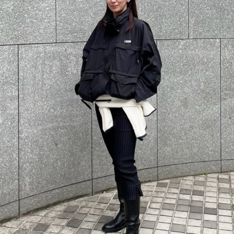 【40代スナップ】「ナイロンブルゾン」に「キレイ目ボトム」投入で一気に都会的に!|林涼子さん