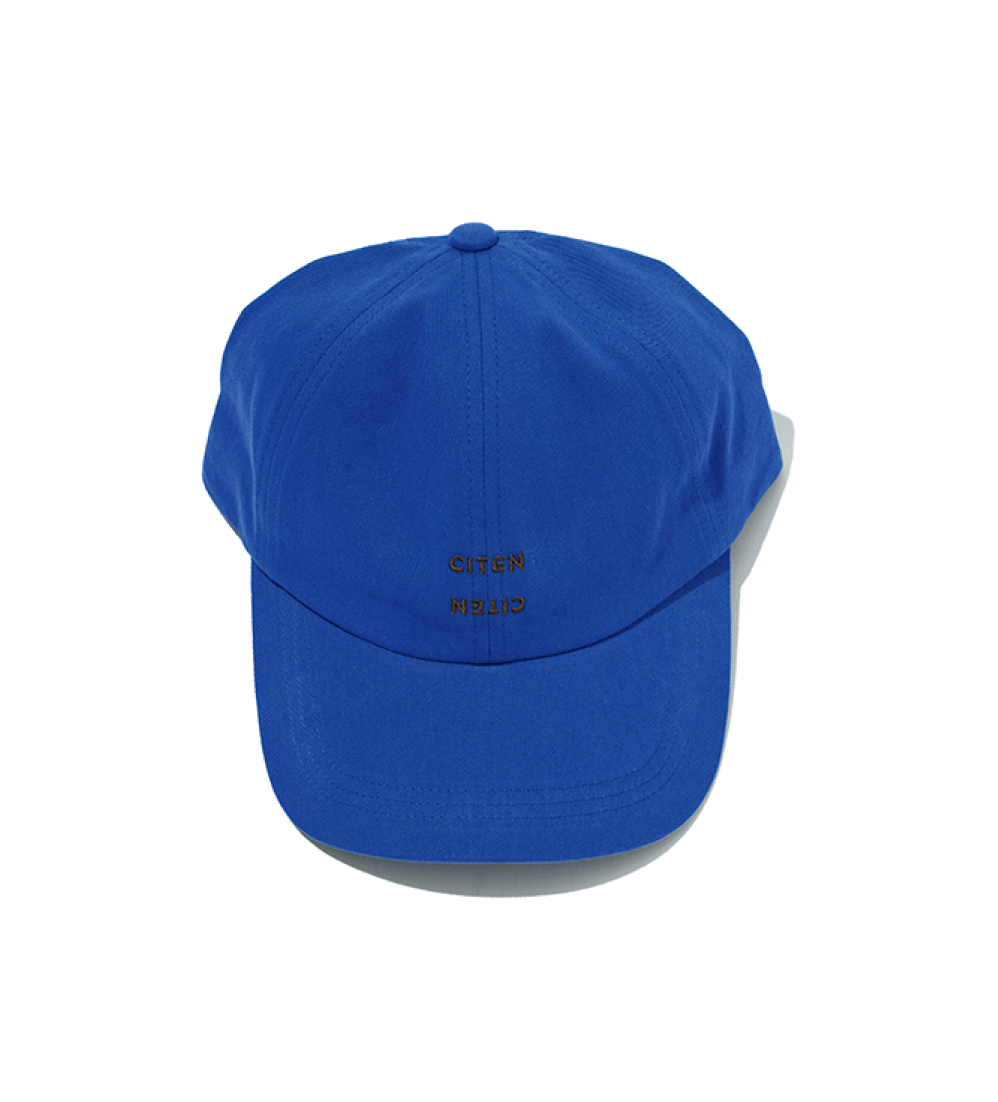 キャップ¥3,960（シテン／ユナイテッドアローズ カスタマーサービスデスク）