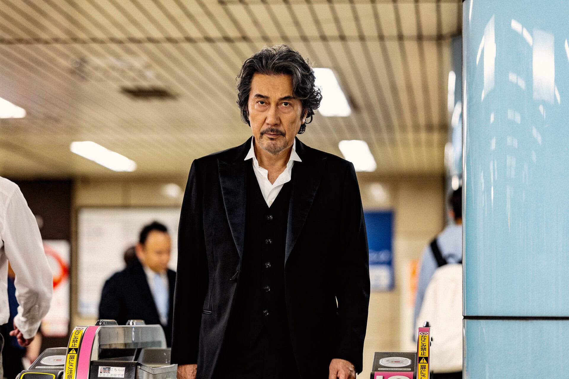 高瀬川 玄…役所広司　 ある理由で突然世間から忘れられてしまった日本を代表する二世俳優。父は時代劇の名優。