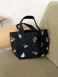 SIZE（約）：Ｈ20×W32［最大］×D12cm