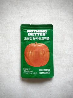 NOTHIGN BETTER ドリンクキットカボチャジュース（100mL）は1,800ウォンで購入。カボチャの他、レモン、りんごキャベツなど。