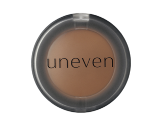 パウダーを保湿オイルでコーティング。uneven airy cheek ac-01 pollen ¥1,870(YSI)