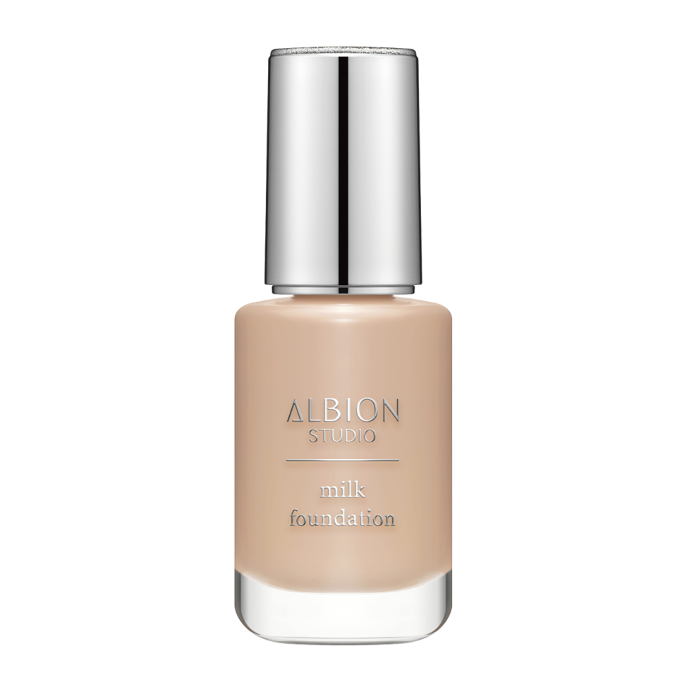 アルビオン スタジオ ミルク ファンデーション SPF29・PA＋＋＋・UV耐水性★ 全8色 30mL ¥7,150（アルビオン）