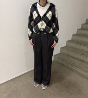 Tシャツは、スタイリスト加藤かすみさんにならってインにしてみました！