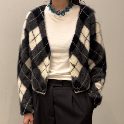 【スタイルアップすごすぎ】ショート丈が正解!デ・プレの旬顔アーガイルカーディガンが買い