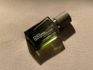 待望のミニサイズが登場。旅行や出張などにもオススメです。オードパルファン UNTIL THE CLOUDS CLEAR 10mL ¥4,950(アスレティア)※10月16日発売