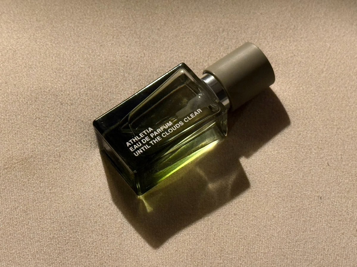 待望のミニサイズが登場。旅行や出張などにもオススメです。オードパルファン UNTIL THE CLOUDS CLEAR 10ｍL ¥4,950（アスレティア）※10月16日発売