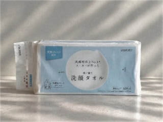ティッシュのように取り出せるし、コスパもいい!使い捨て洗顔タオル 60枚入¥600(SHIRORU)