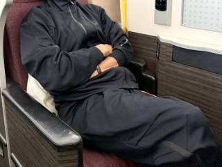 【シックスパッド】40代お疲れ編集者がリカバリーウエアで飛行機に乗ってみたら…