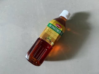 ほんのり甘さwも感じるのでちょっとしたおやつ変わりにもぴったり。夜のリラックスタイムにもホッとする香りと味です。Gassオーガニック ハニーブッシュティー 500mL ¥183 <編集部調べ>(有限会社ガスコ)