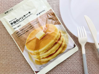 無印良品「米粉のパンケーキ」パッケージ