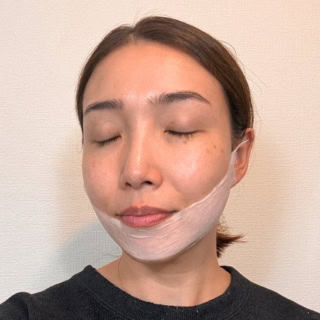 「本当にピタッとくっつくの?」と心配でしたが、ズレることなく「ながら」ができちゃう子育てママの味方! グッと引き上がってる感じが嬉しくなります♡