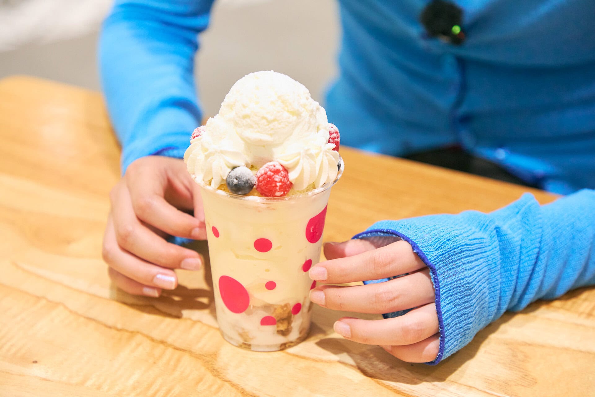 フルーツ、ヨーグルト、ソフトクリーム、ホワイトチョコレートをあえたクランチなどが贅沢に。フルッティーニ ヨーグルト ￥1,500