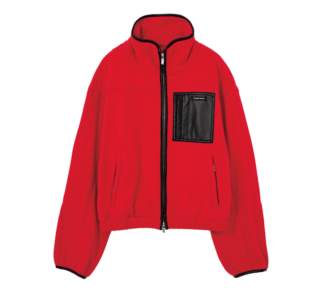 コンパクトなサイズ感。一枚仕立てで軽やかな着心地。¥26,400（プランクプロジェクト／プランクプロジェクト 青山店）