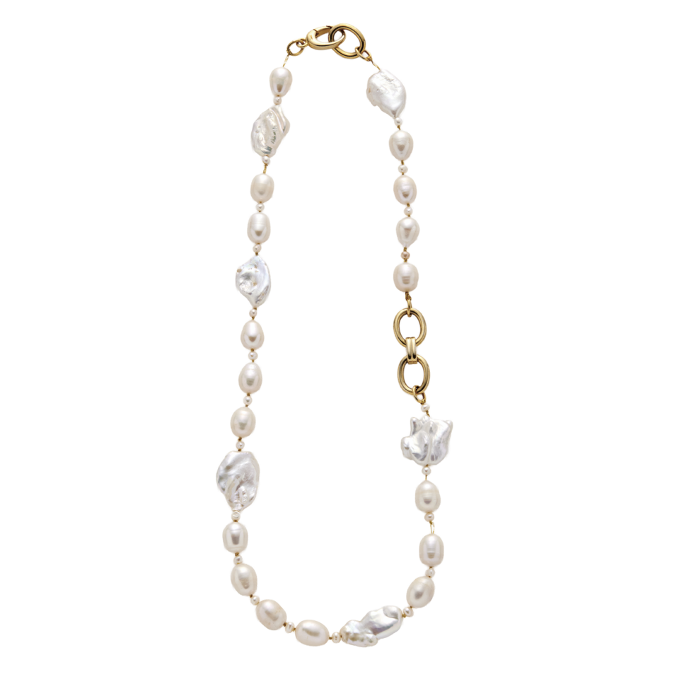 ネックレス¥82,500（ヴィール／エストネーション）
