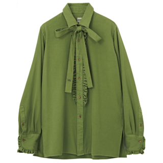 ブラウス¥46,200（バウト）